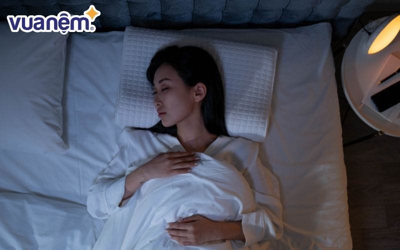 Nằm ngửa là tư thế ngủ được các chuyên gia y học đánh giá có tác động tốt nhất đến sức khỏe