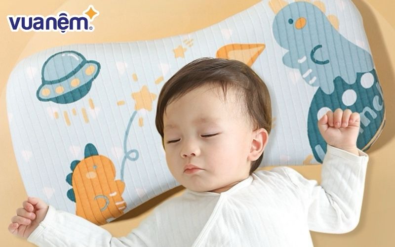 Trẻ sơ sinh có thể nằm gối cao su non khi đạt đủ 24 tháng tuổi