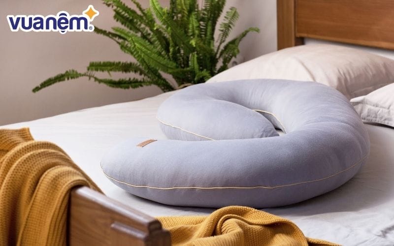 Chất liệu chế tạo gối cần được xem xét kỹ cả phần vỏ gối lẫn phần ruột gối