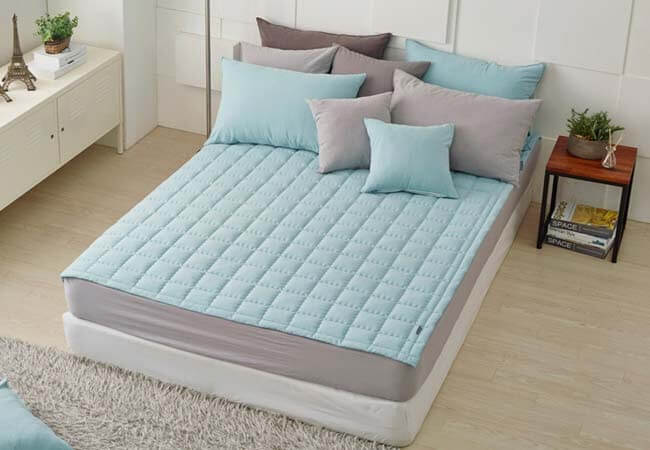 Thảm trải giường bông gòn