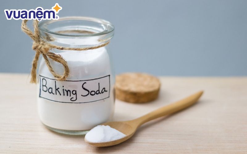 Sử dụng baking soda để loại bỏ bọ rệp trong chăn ga gối