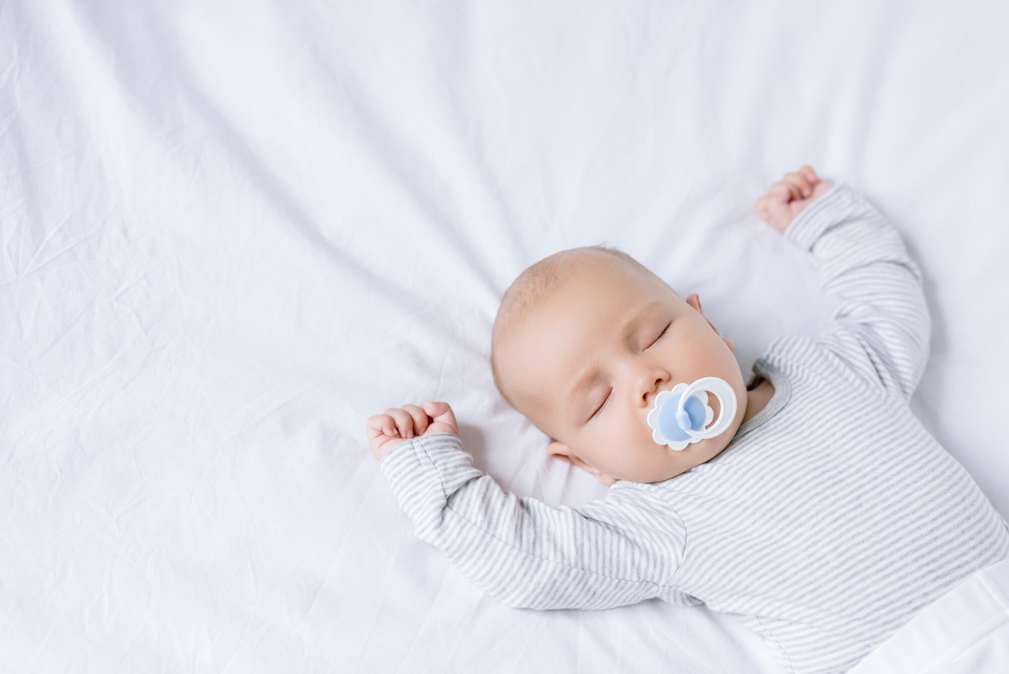 cách chọn nệm cho bé ngủ riêng