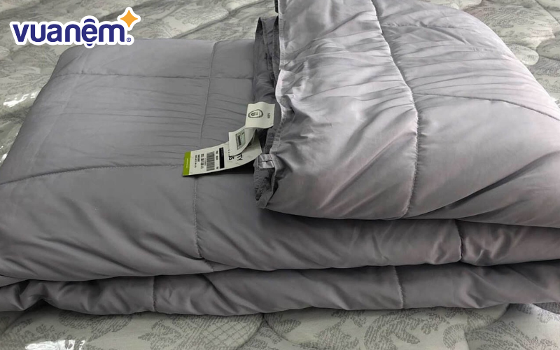 Ruột chăn Everon có khả năng làm ấm tốt, có độ bền cao