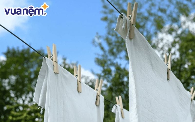 Cách hong khô chăn ga gối nhanh chóng trong mùa đông