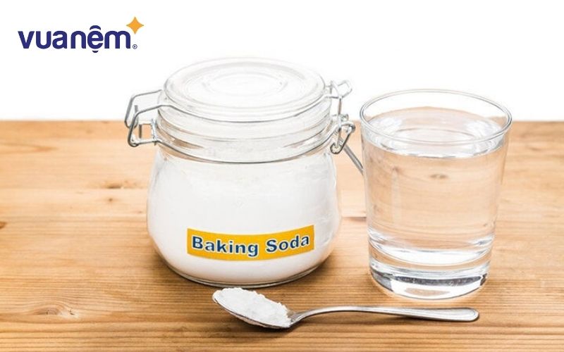 Khử mùi nệm cao su bằng giấm và baking soda