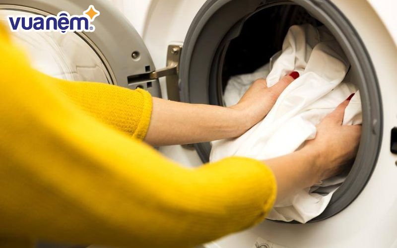 Ngoài ra ruột và vỏ mền cũng nên được tách ra giặt riêng