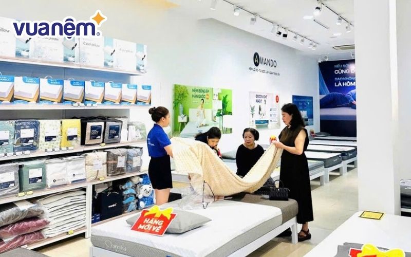 Các mẫu chăn đa dạng tại Vua Nệm để bạn tha hồ lựa chọn
