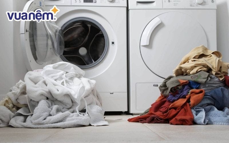 Cách giữ chăn ga gối bền màu: Phân loại chăn ga trước khi giặt