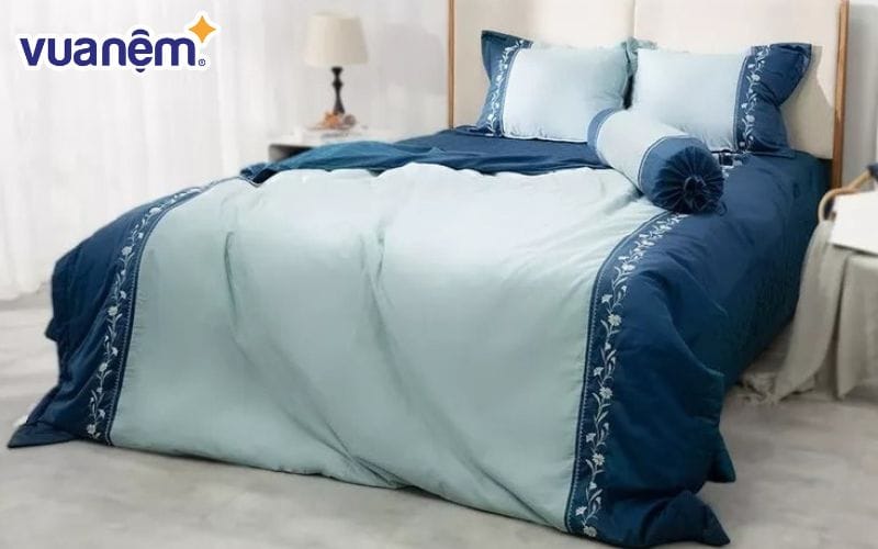 Chăn ga gối cho người tuổi Sửu – Sở hữu bộ chăn ga gối màu xanh lục sẽ giúp tạo nên thế hòa hợp cho phòng ngủ của gia chủ