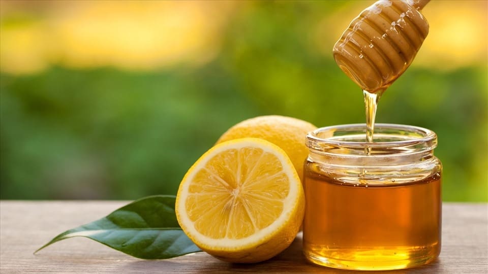 Chanh tươi mật ong làm giảm ốm nghén