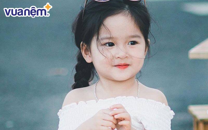 Nên chọn cho bé những cái tên đọc lên thấy được sự nhẹ nhàng và dịu dàng