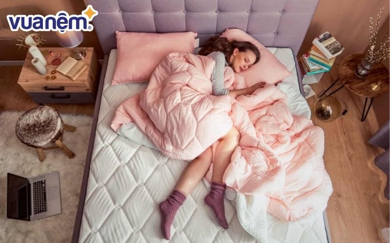 Bạn cần chọn cho mình các chiếc đệm có độ thoáng khí và thấm hút mồ hôi tốt