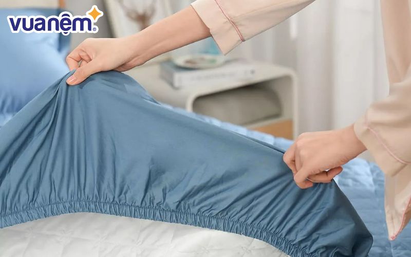 Ga chun chần bông là loại ga có thiết kế đặc biệt với phần chun co dãn bo xung quanh
