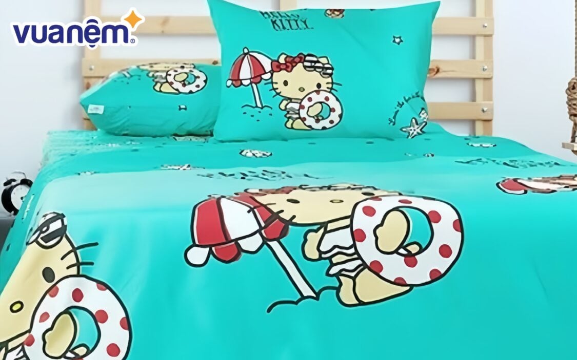 Cảm giác tươi mát mắt với bộ chăn ga Hello Kitty xanh lơ