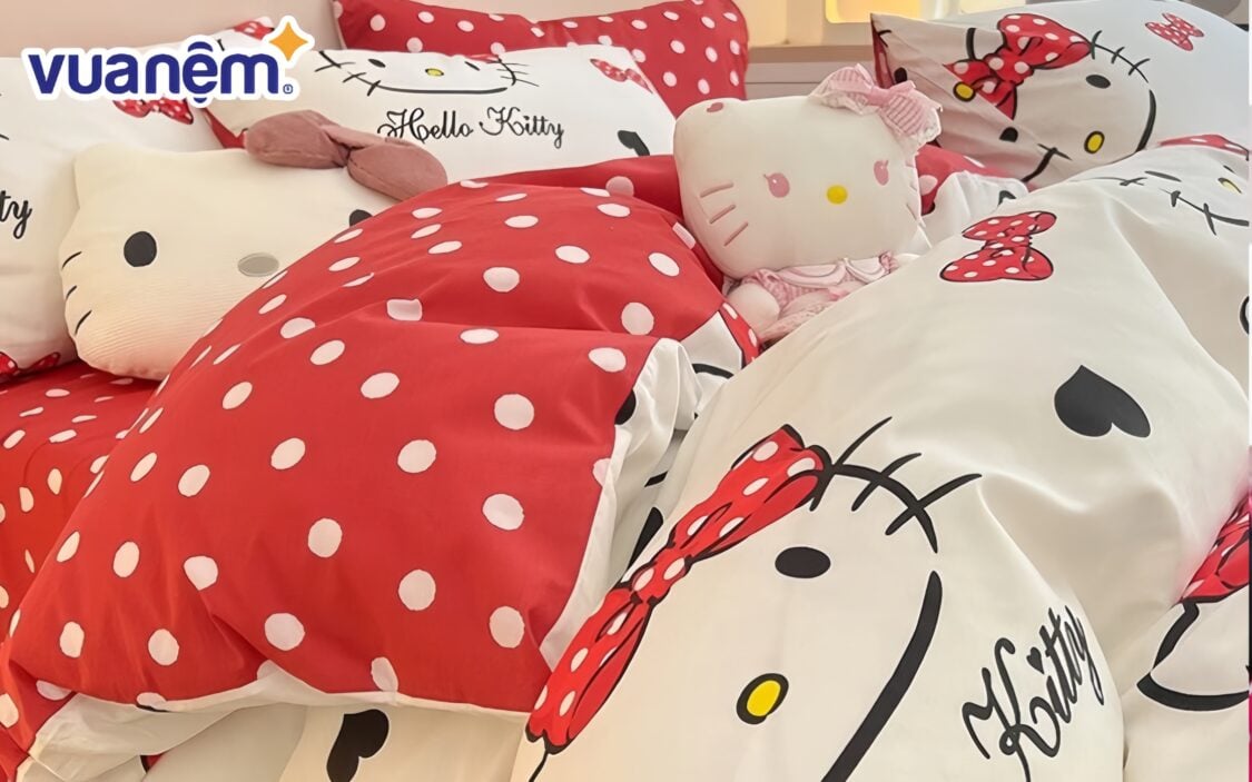 Bộ ga giường Hello Kitty chấm bi đỏ phối trắng