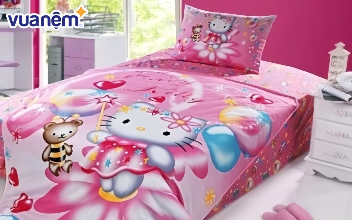 Bộ chăn ga gối đệm Hello Kitty vui nhộn