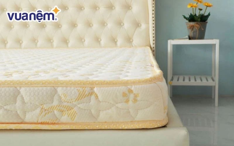 Nệm bông ép có đặc tính khá cứng, do đó độ đàn hồi thấp