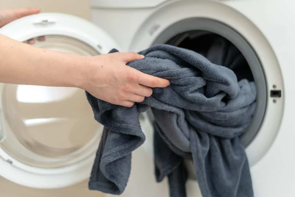 Tìm hiểu bao lâu nên giặt mền drap gối nệm 1 lần