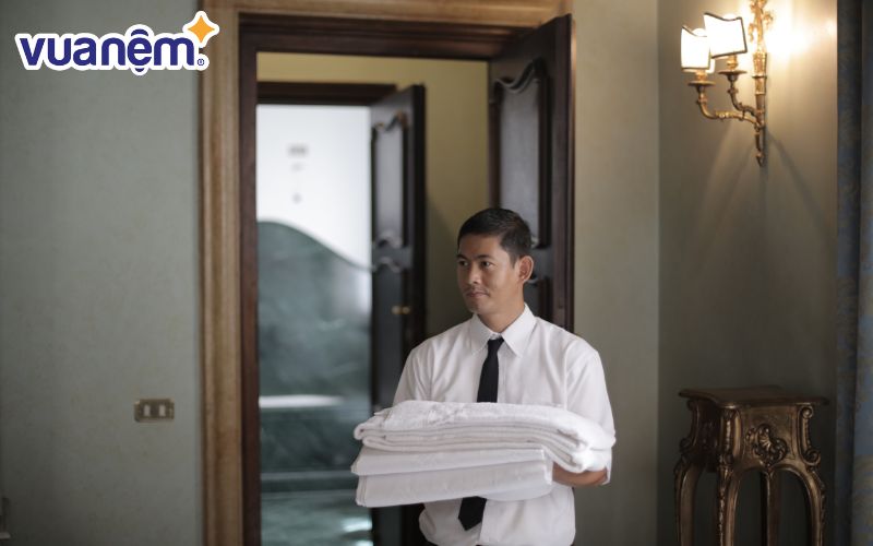 Khi giặt chăn ga khách sạn và phơi khô ráo thì cần phải bảo quản đúng cách, đúng quy trình nếu chưa cần dùng tới.
