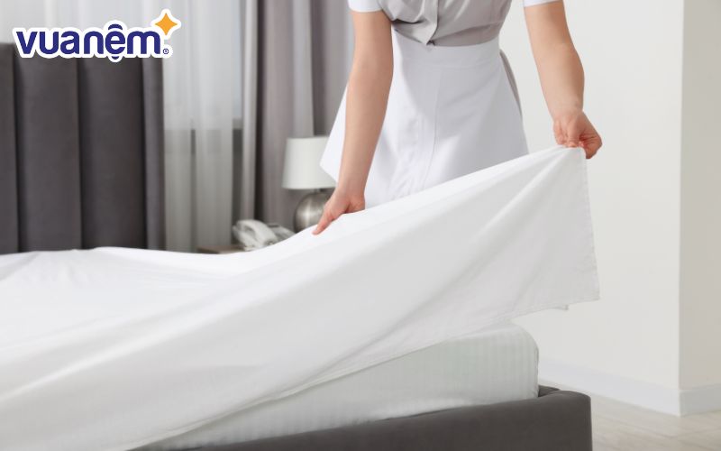 Tìm hiểu tuyệt chiêu giặt chăn ga khách sạn sạch đẹp