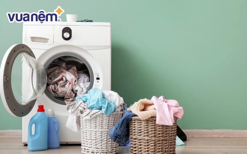 Giặt quá nhiều cùng lúc không chỉ ảnh hưởng đến độ sạch mà còn làm giảm tuổi thọ của máy giặt
