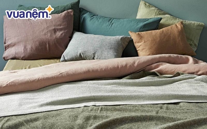 Giặt khô chăn ga hạn chế tình trạng co rút làm nhăn vải