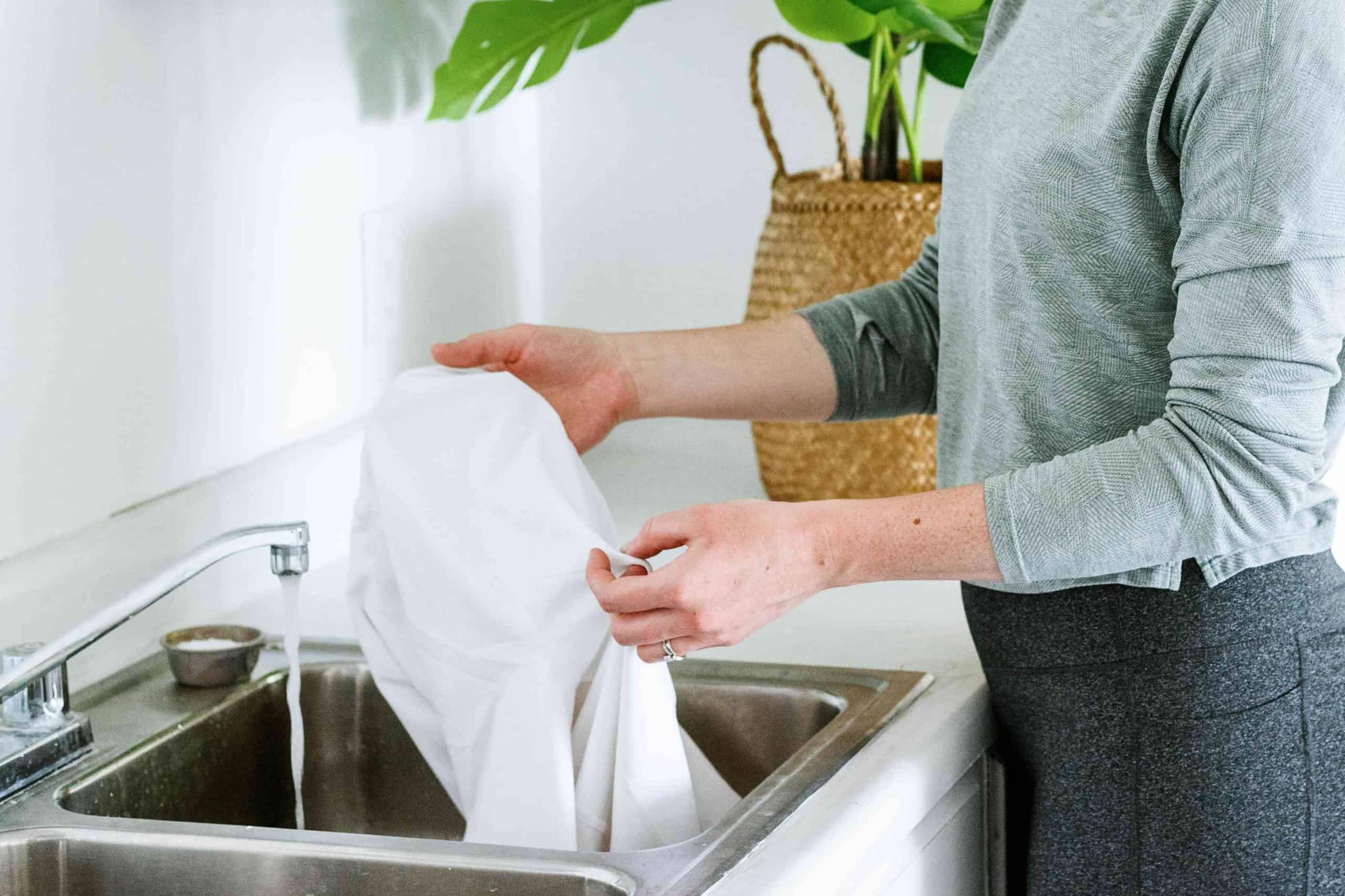giặt ruột chăn bằng tay