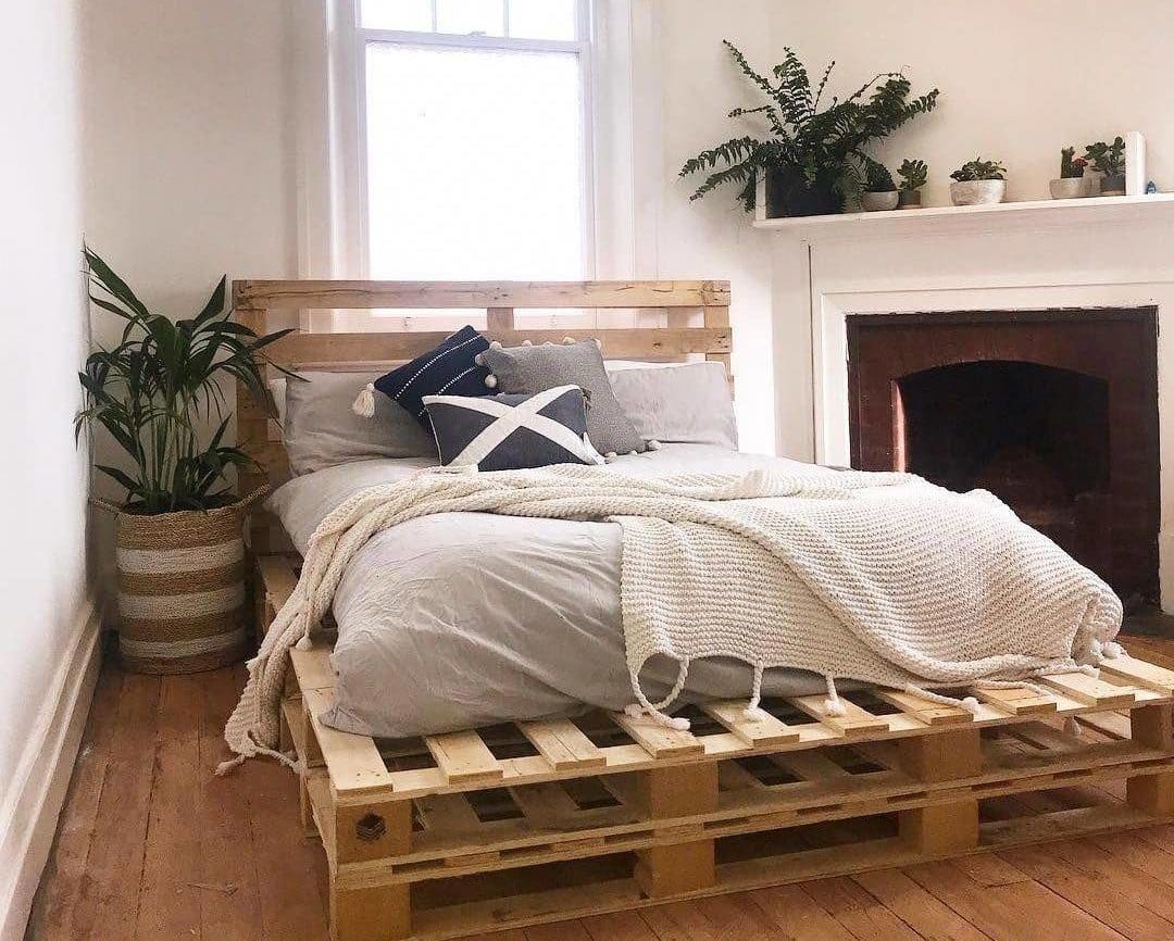 Mẫu giường gỗ pallet đẹp 14