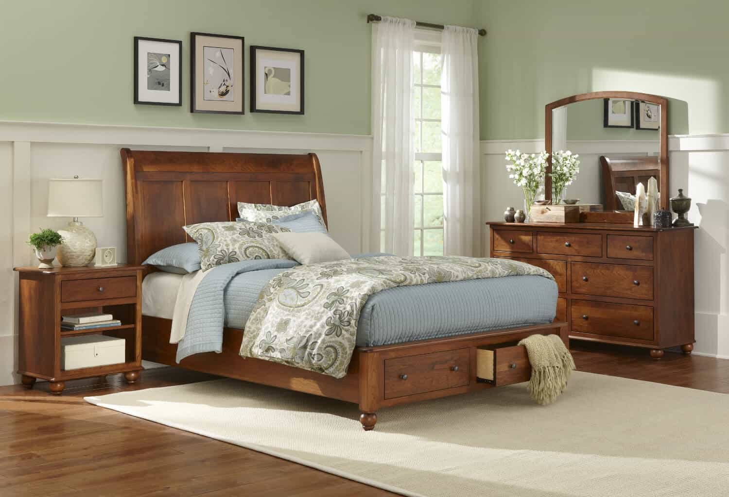 Mẫu giường gỗ cổ điển có ngăn kéo 1