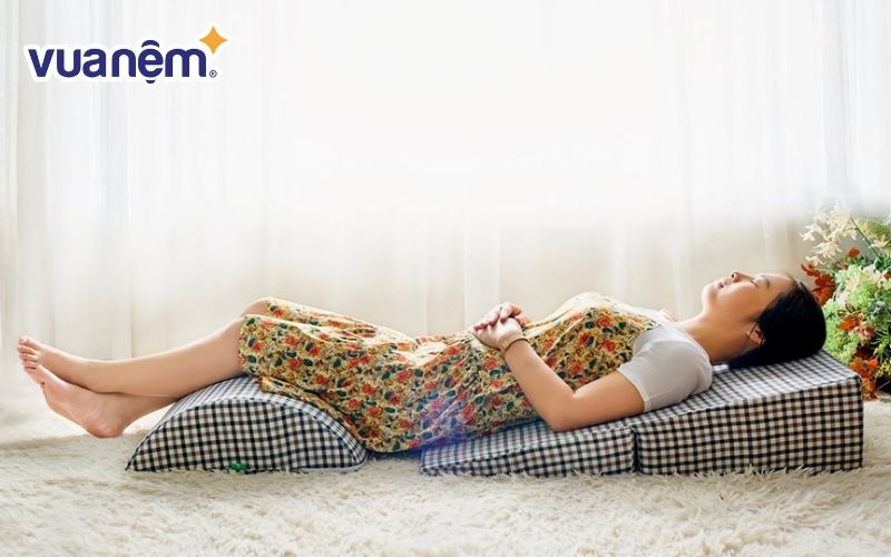 Lựa chọn kiểu dáng và độ cao gối chống trào ngược người lớn phù hợp