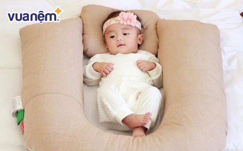Lựa chọn gối chữ U chất lượng phù hợp với bé