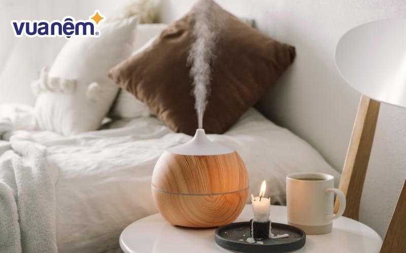 Cách khử mùi nệm cao su mới mua về là xông hơi tinh dầu trong phòng ngủ