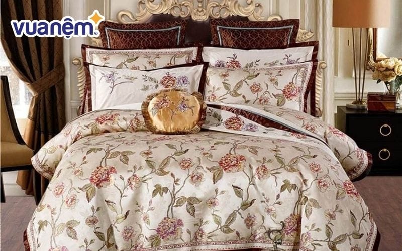 Bộ drap giường màu nâu nhạt họa tiết hoa hồng