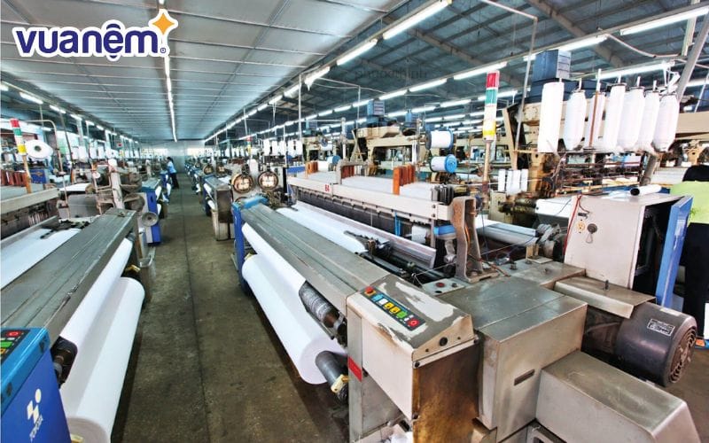 Vải phi lụa được dệt từ chất liệu tơ tằm tự nhiên