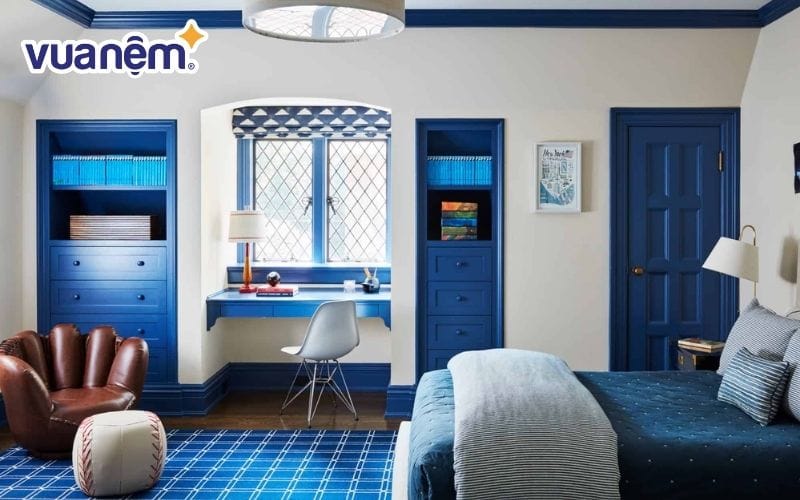 Chọn tông màu chủ đạo của chăn ga gối cho phòng ngủ của bé trai là màu xanh xen lẫn màu trắng