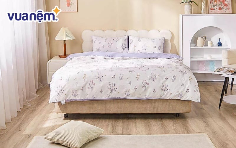 Lấy cảm hứng từ phong cách nhẹ nhàng, thanh lịch, họa tiết trên Goodnight Bamboo giúp phòng ngủ trở nên sinh động và đầy sức sống