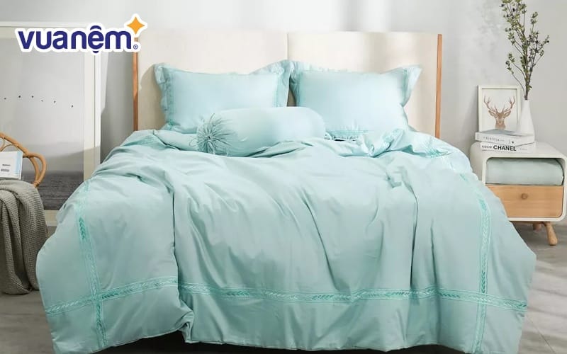 Bộ ga chun chăn chần từ chất liệu cotton satin bóng mượt và êm ái