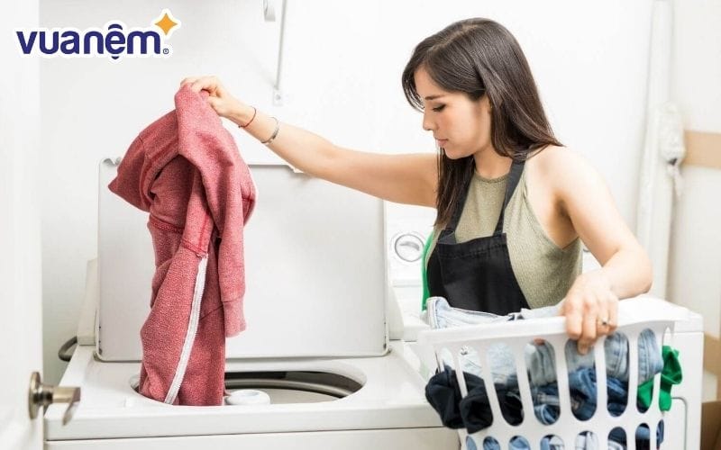 Mọi việc giặt, giũ, xả nước, vắt khô hay thậm chí là sấy khô đều sẽ được máy giặt thực hiện nhanh chóng