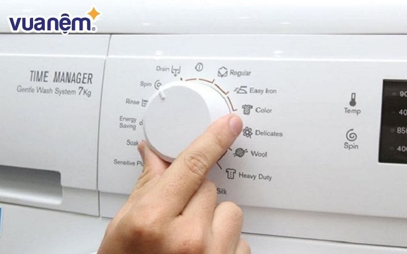 Lựa chọn chế độ giặt chăn mền là phù hợp nhất khi giặt bằng máy giặt