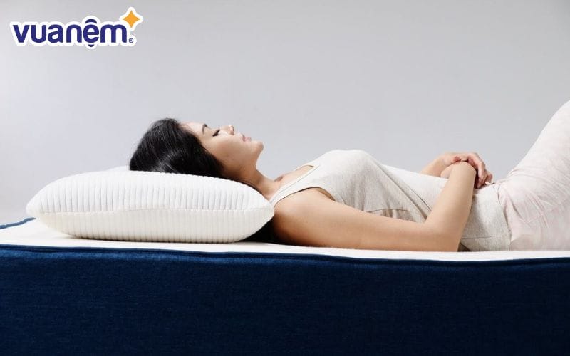 Kiểm tra gối ngủ trước khi mua