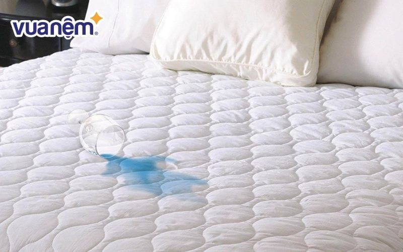 Tấm nệm bạn sử dụng không may bị ẩm ướt lại tiếp xúc trực tiếp với nguồn điện đang hoạt động