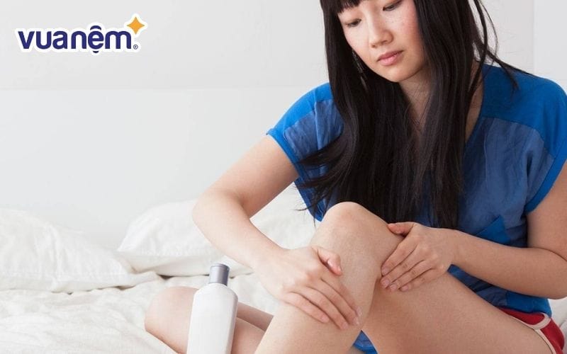 Dưỡng ẩm cho cơ thể để giảm tích điện trên da