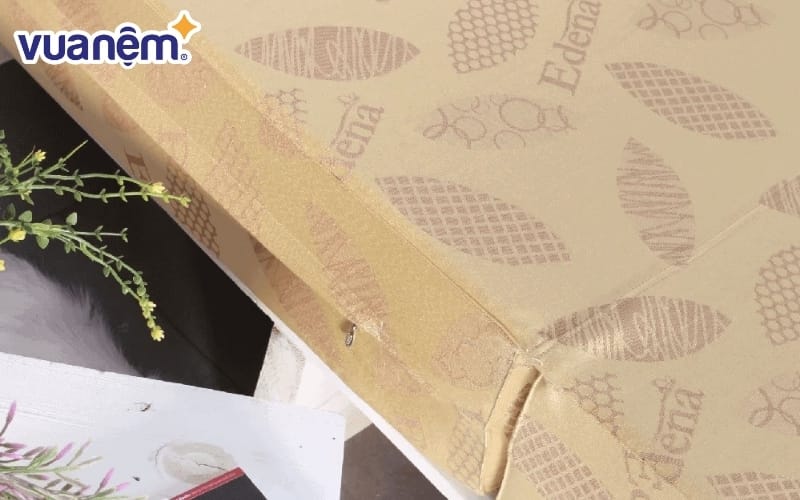 Nệm bông ép thương hiệu này chú trọng vào việc đem đến những sản phẩm trang nhã, không có quá nhiều họa tiết cầu kỳ.