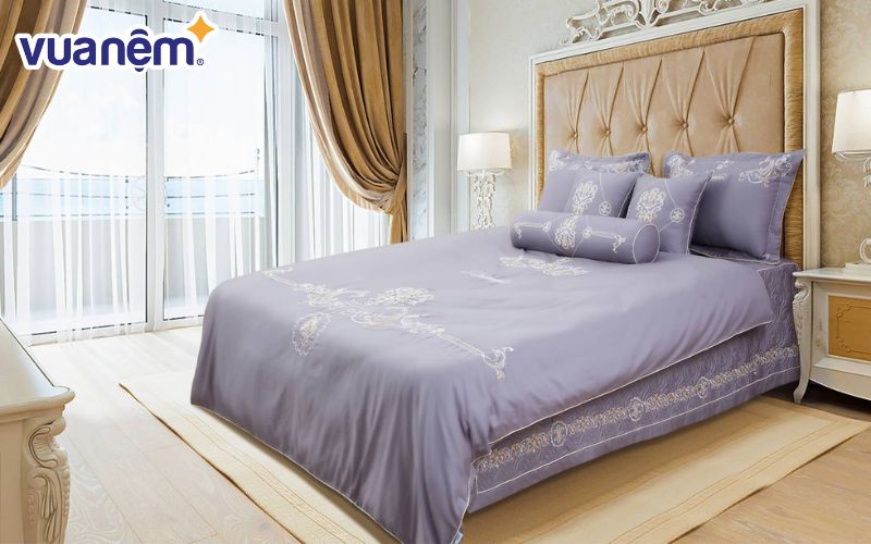 Chăn ga trải giường cao cấp của Dreamland kết hợp sợi cotton cao cấp và sợi lụa mềm