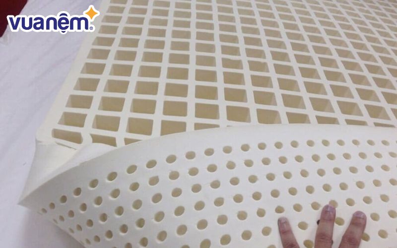 Nệm cao su Liên Á có đặc tính dẻo của cao su nên độ đàn hồi vô cùng tốt
