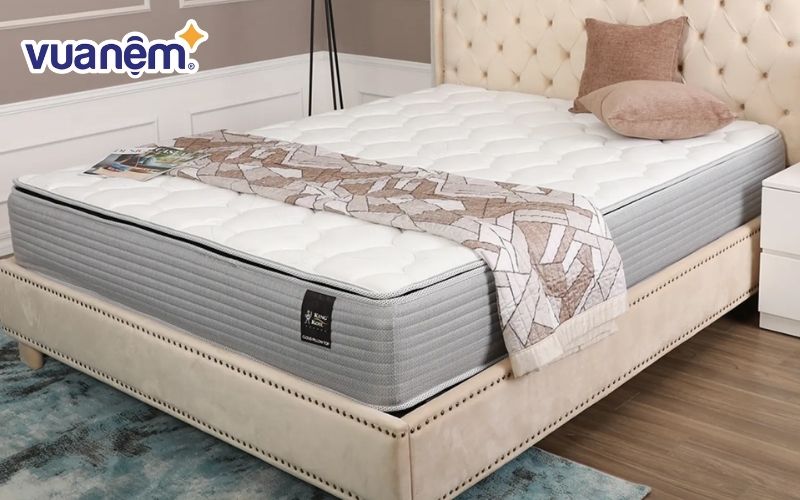Độ dày của nệm lò xo cũng ảnh hưởng đến việc nệm bị lún hay trũng xuống