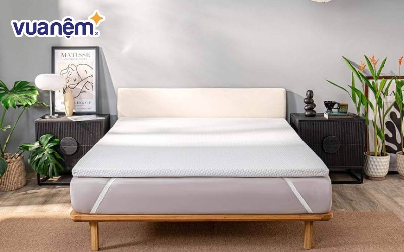 Sử dụng tấm topper để tránh nệm lò xo bị lún