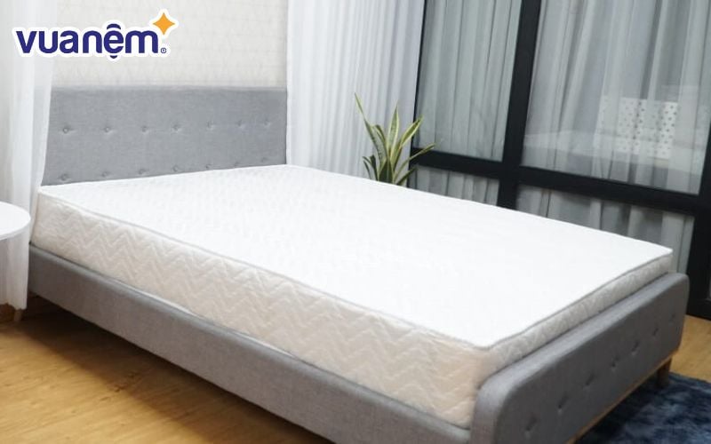 Nệm lò xo Thuần Việt Dynamic có cấu tạo từ các chuỗi lò xo liên kết chắc chắn