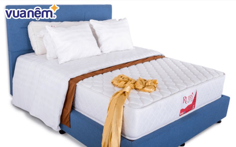 Nệm lò xo Ruby được thiết kế thêm một lớp bọt foam tỷ trọng cao
