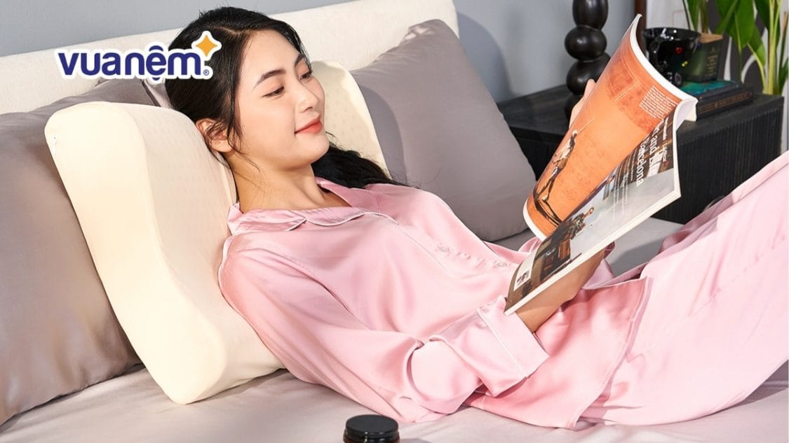 Nằm gối cao hay thấp có lợi cho sức khỏe? Gợi ý 5+ mẫu gối nâng đỡ cổ vai gáy, dễ ngủ